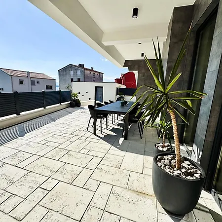 Mattoli * Crikvenica